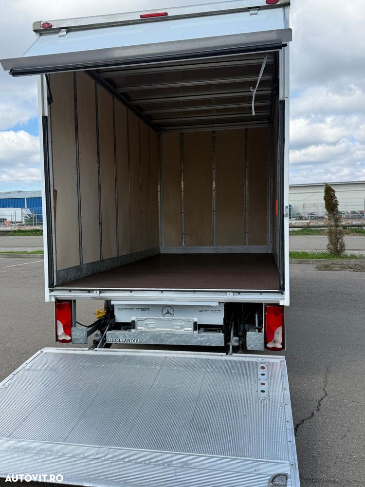 Mercedes-Benz Sprinter - 12