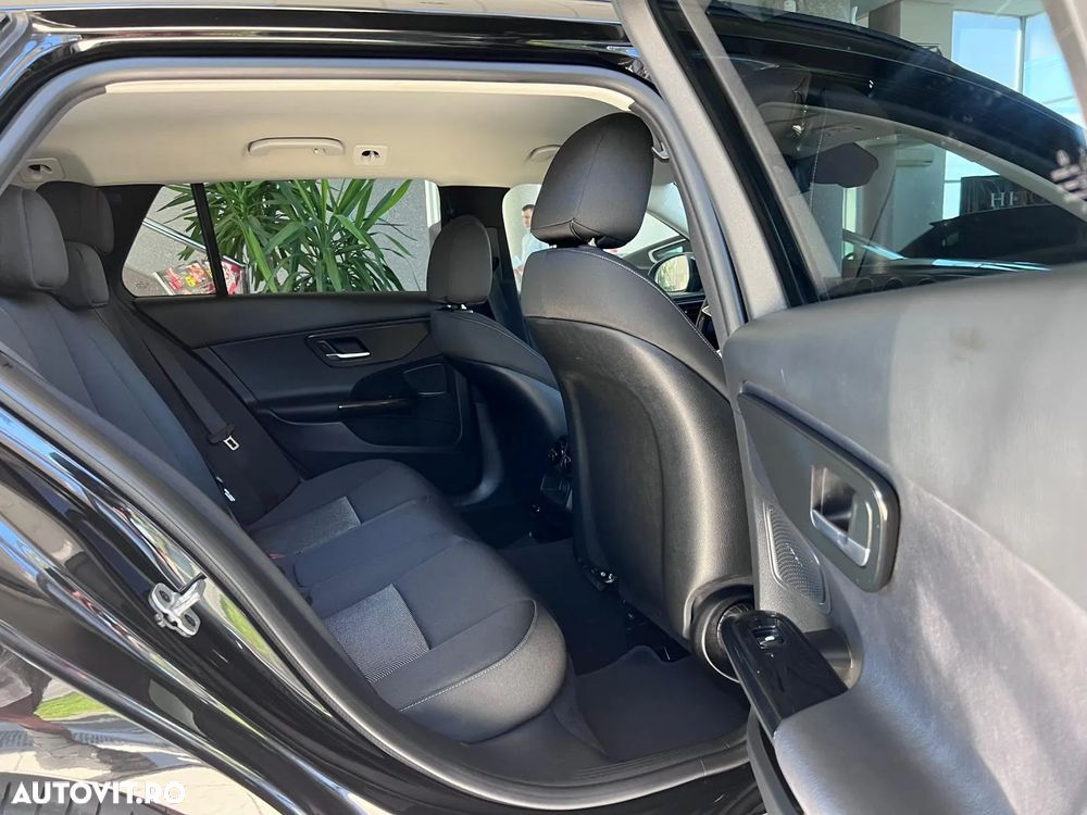 Mercedes-Benz C - 21