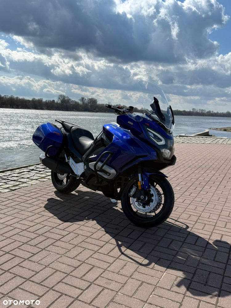 Jawa 750 Touring - 1