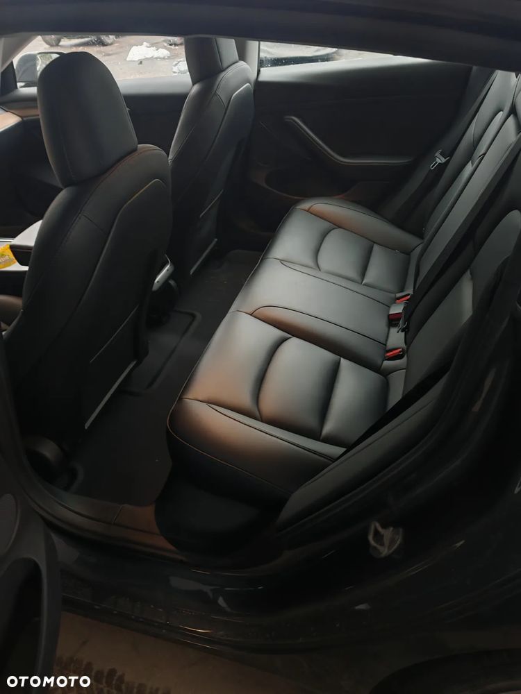 Tesla Model 3 Langstreckenbatterie Allradantrieb Dual Motor - 12