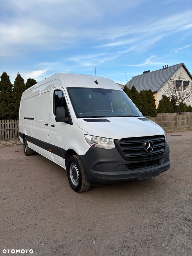Mercedes-Benz Sprinter - 2
