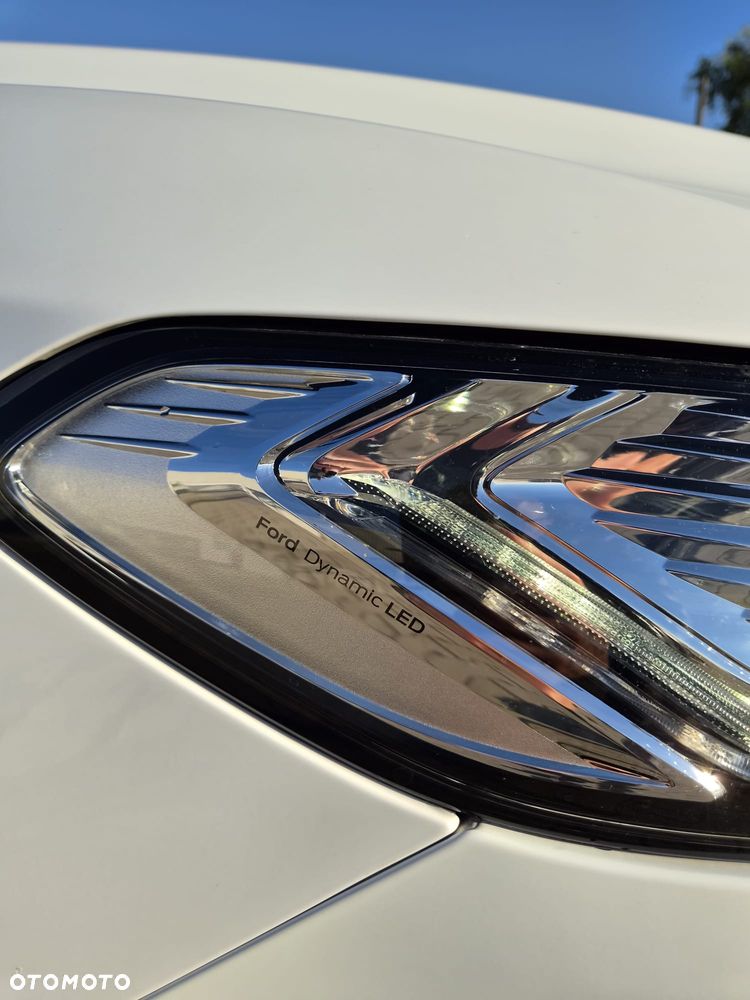 Ford Mondeo - 38