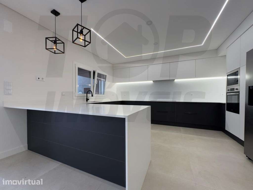 Moradia Nova Contemporânea V4 - Foros De Salvaterra - 455.000€ - Grande imagem: 2/33