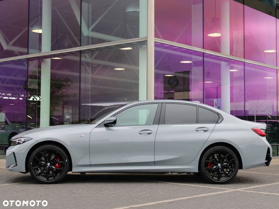 BMW Seria 3 330i xDrive M Sport sport - 3