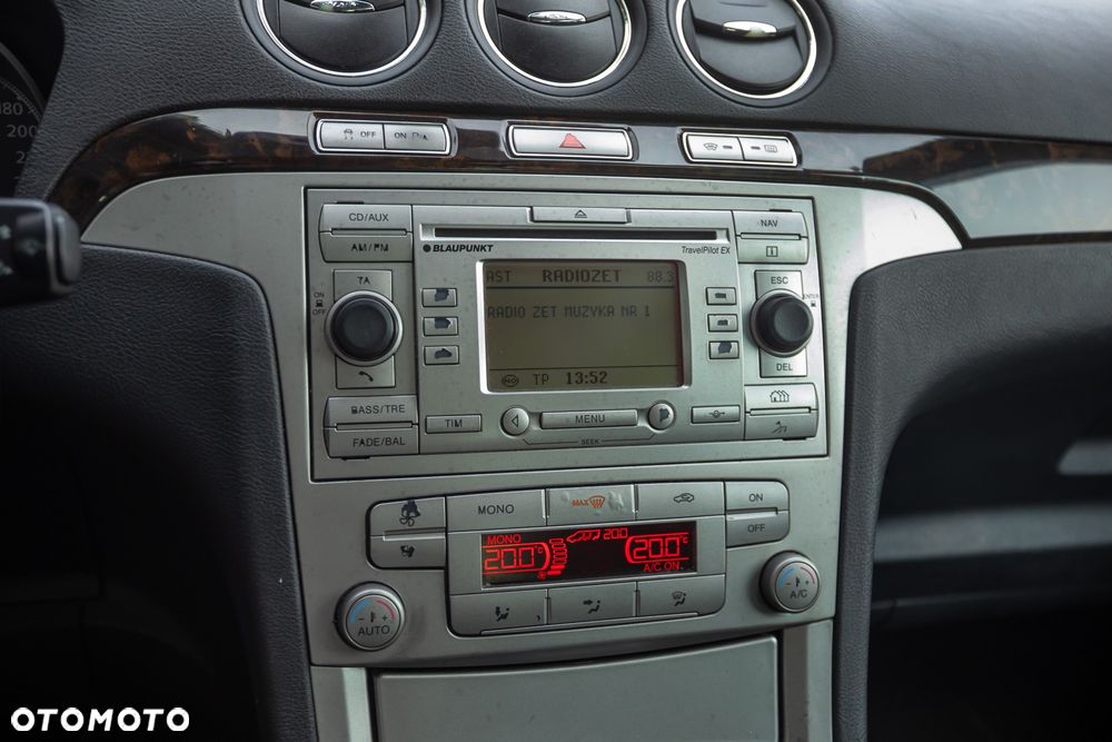 Ford Galaxy 2.0 TDCi Ghia - 23