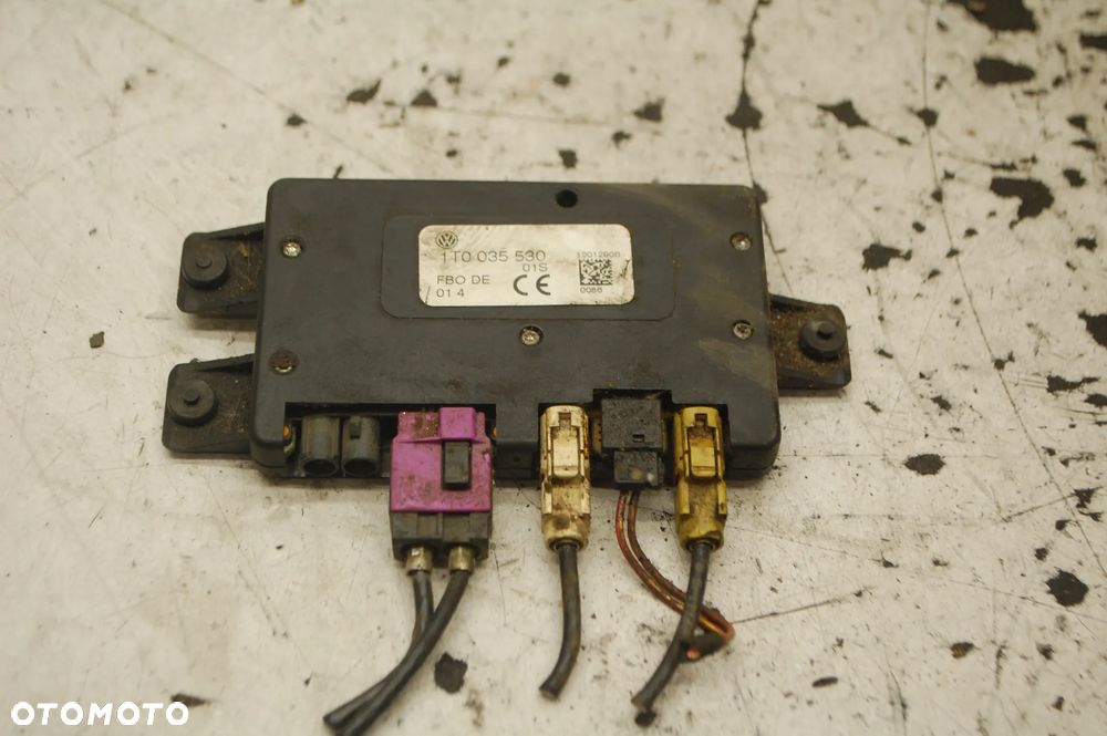 WZMACNIACZ ANTENY 1T0035530 VW TOURAN I - 2