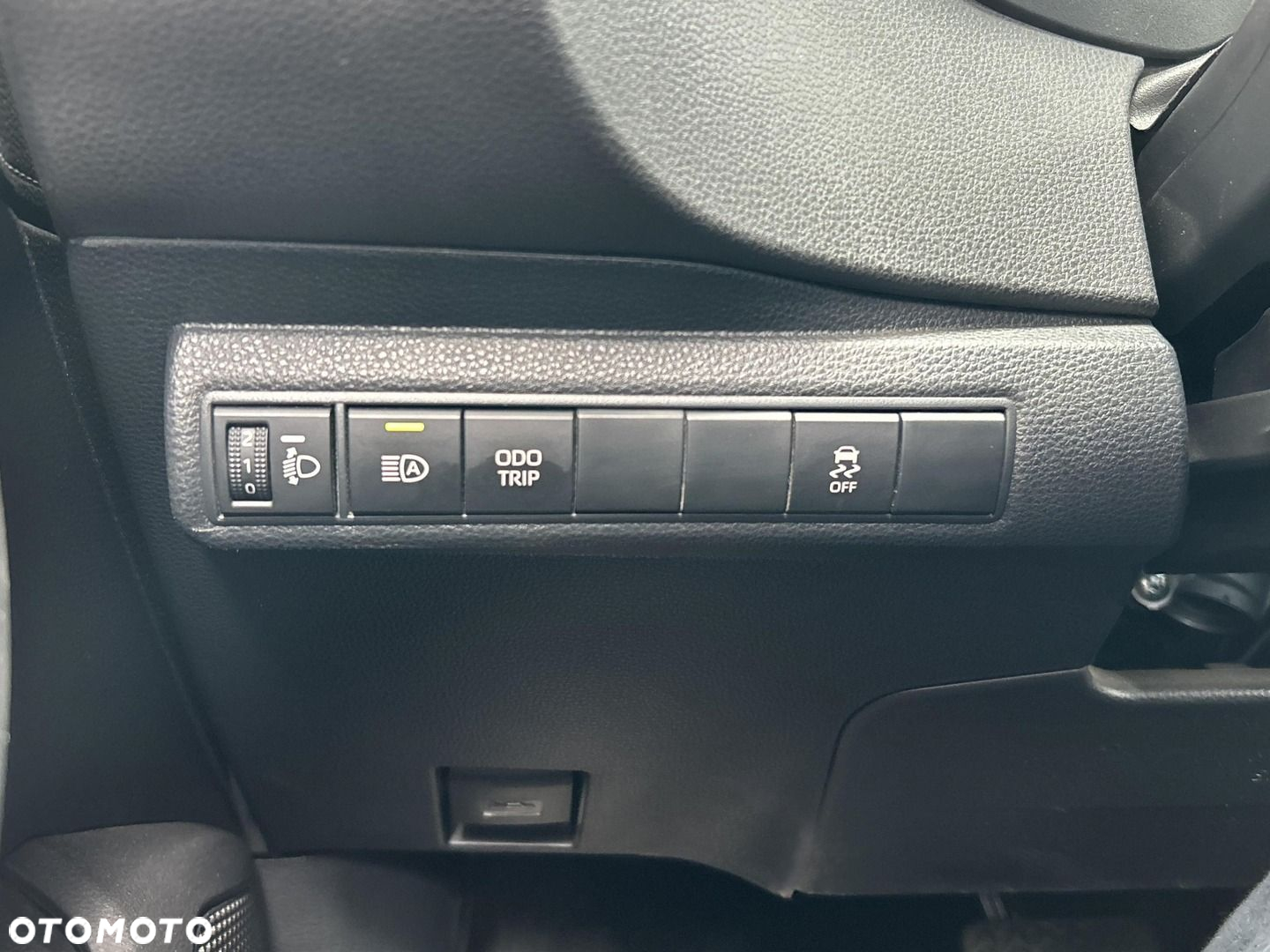 Toyota Corolla - 23