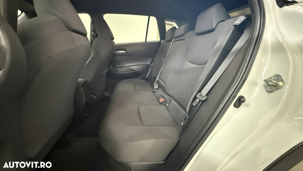 Toyota Corolla Cross - 12