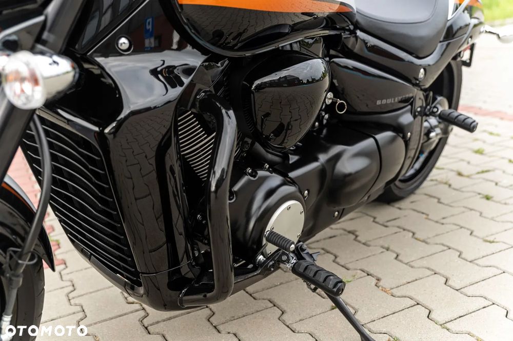 Suzuki Boulevard - 37