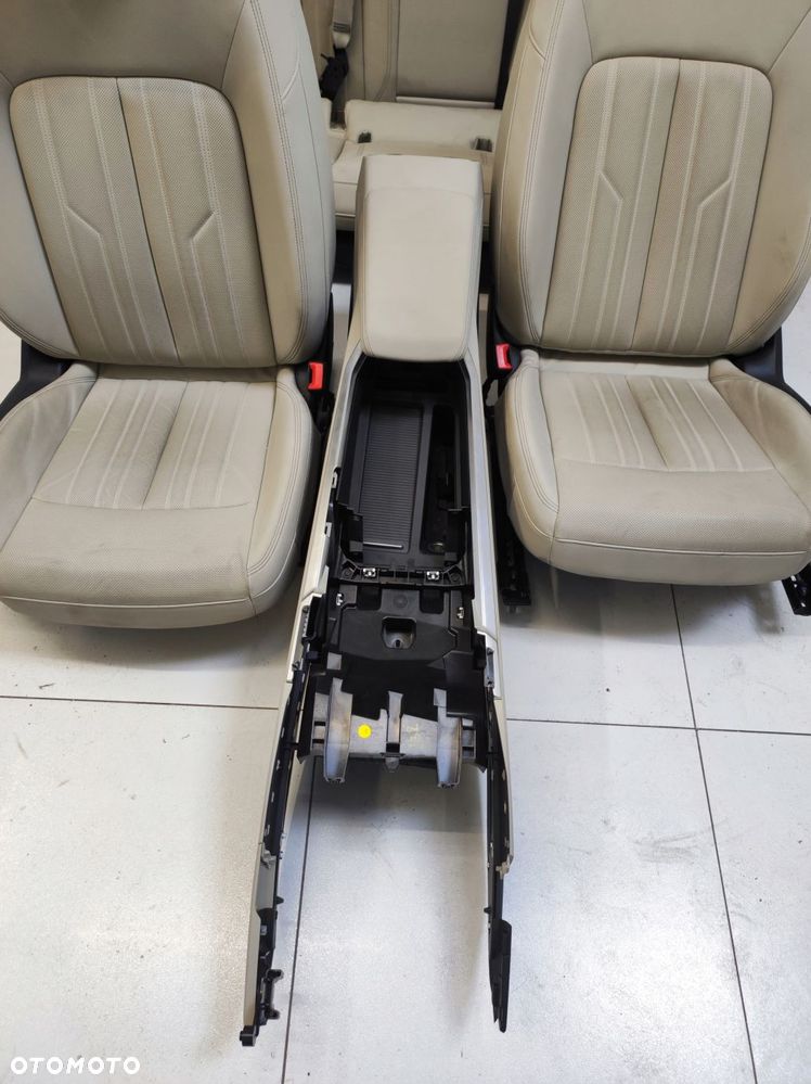 wnętrze fotele kanapa boczki tapicerka tunel środkowy eu audi q8 e-tron - 5