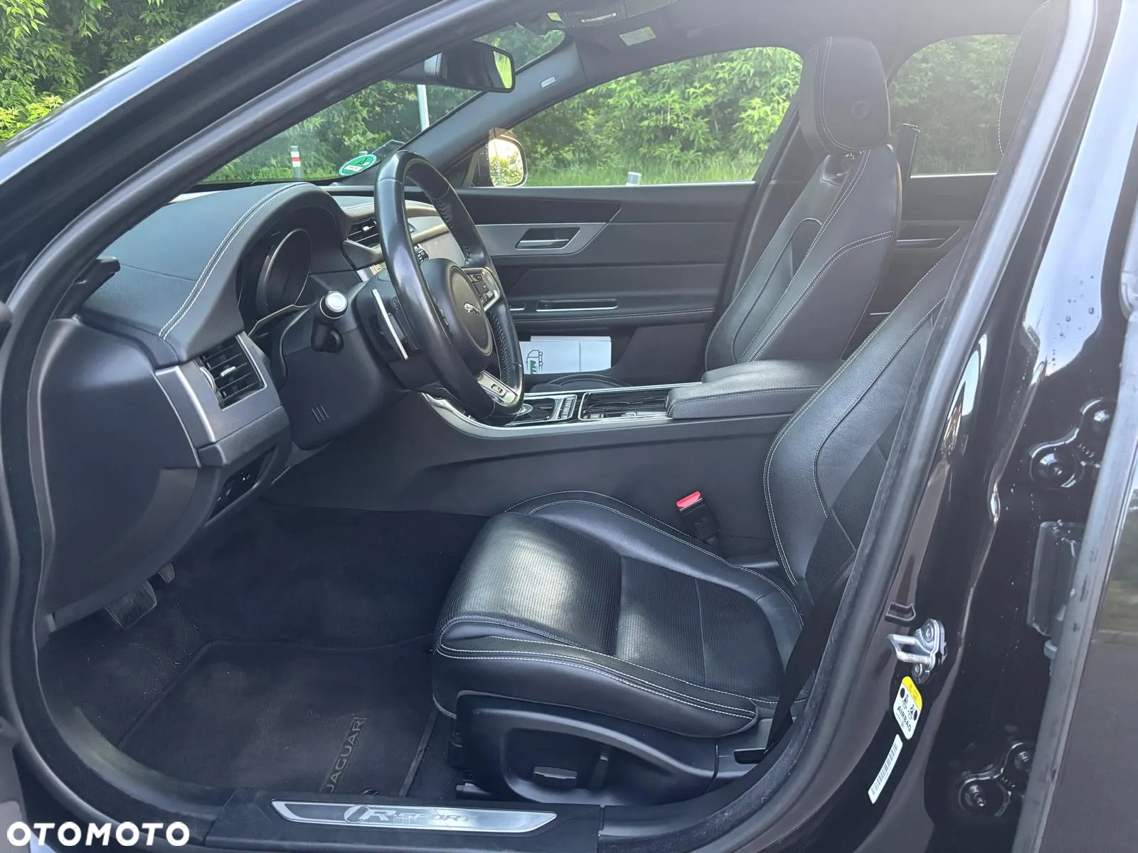 Jaguar XF 2.0 i4D AWD R-Sport - 8