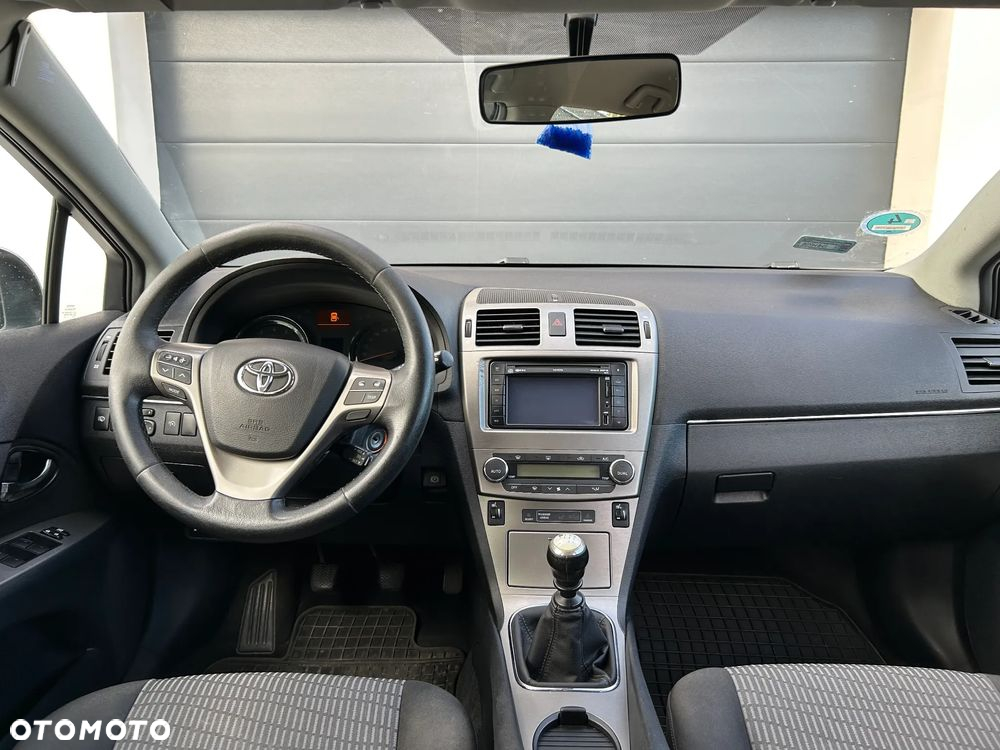 Toyota Avensis 1.8 Sol plus NAVI - 9