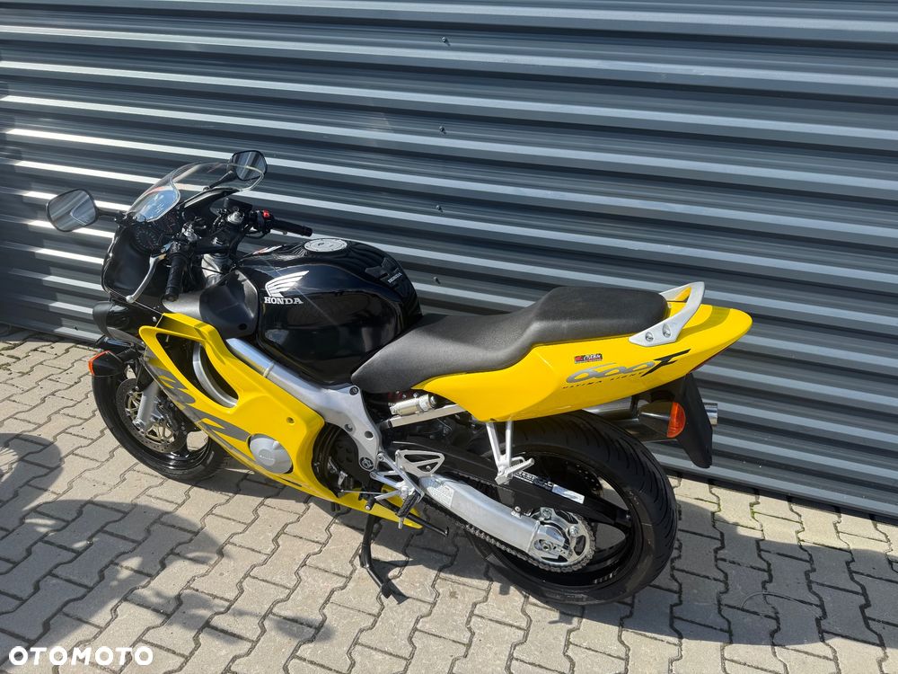 Honda CBR - 7