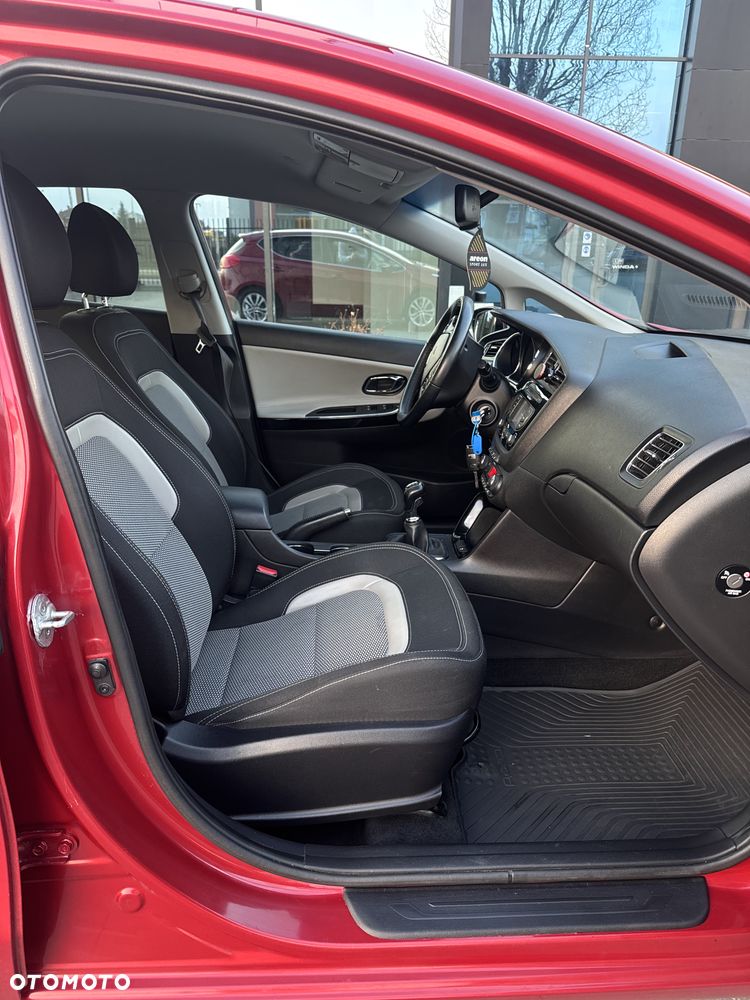 Kia Ceed 1.6 GDI ISG Spirit - 14