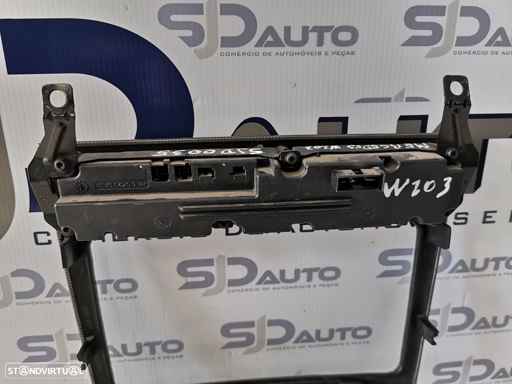 Moldura Rádio - Mercedes C W203 - 3