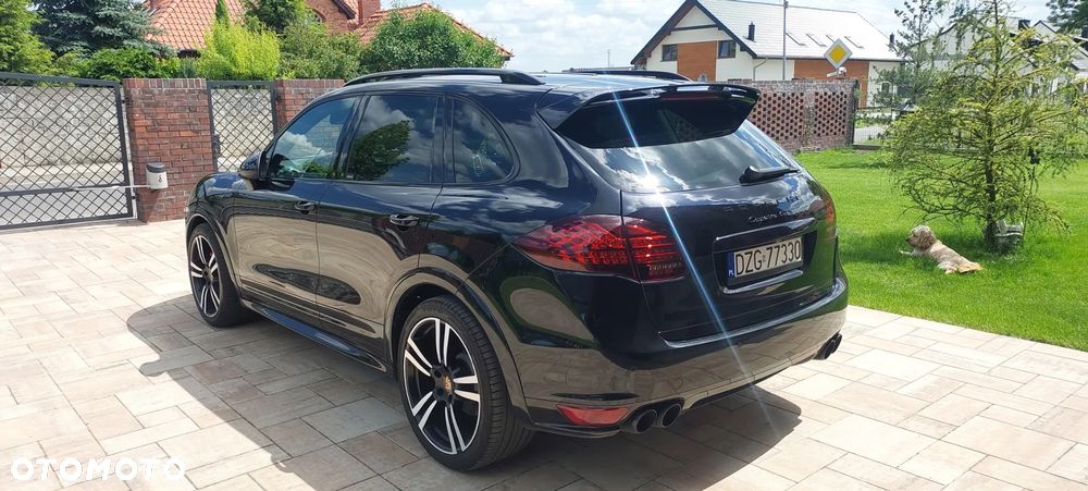 Porsche Cayenne - 6
