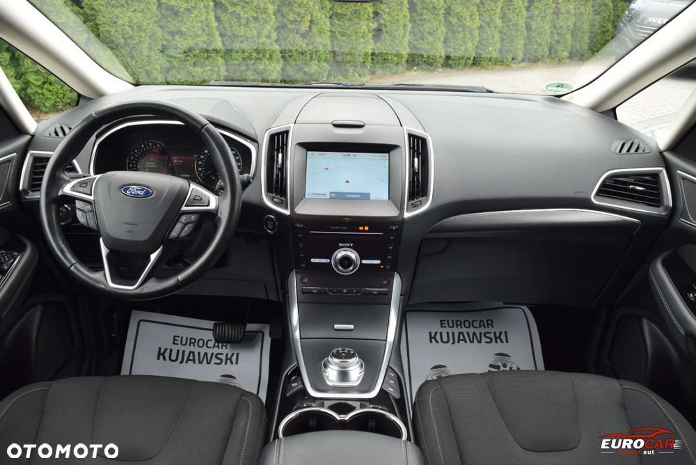 Ford S-Max - 13
