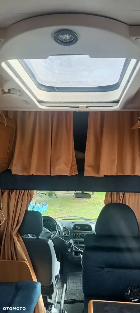 Mercedes-Benz Sprinter - 20