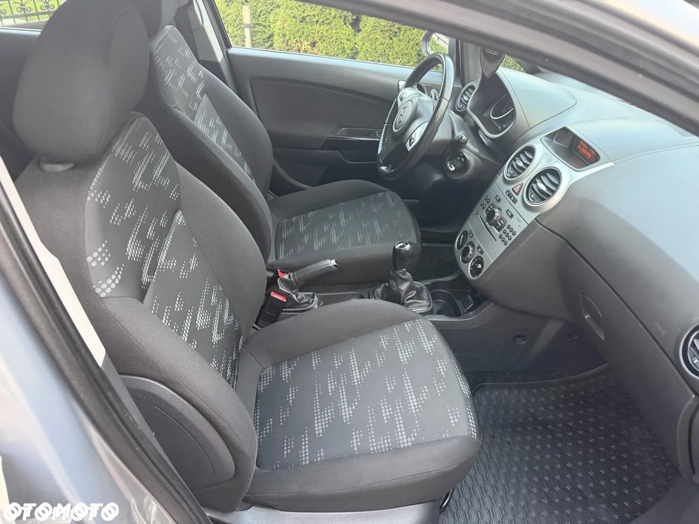 Opel Corsa 1.4 16V Energy - 11