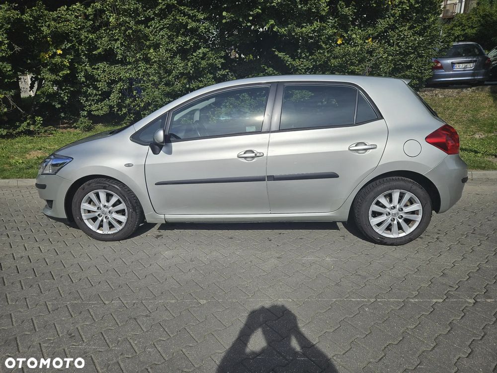 Toyota Auris 1.6 VVT-i Sol - 1