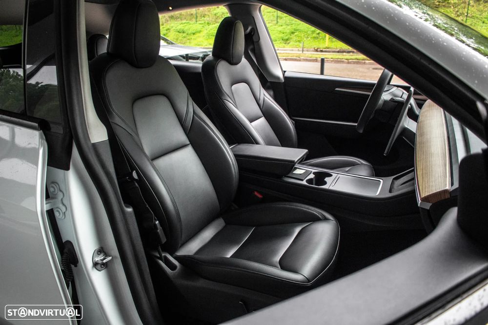 Tesla Model Y Long Range Dual Motor AWD - 18