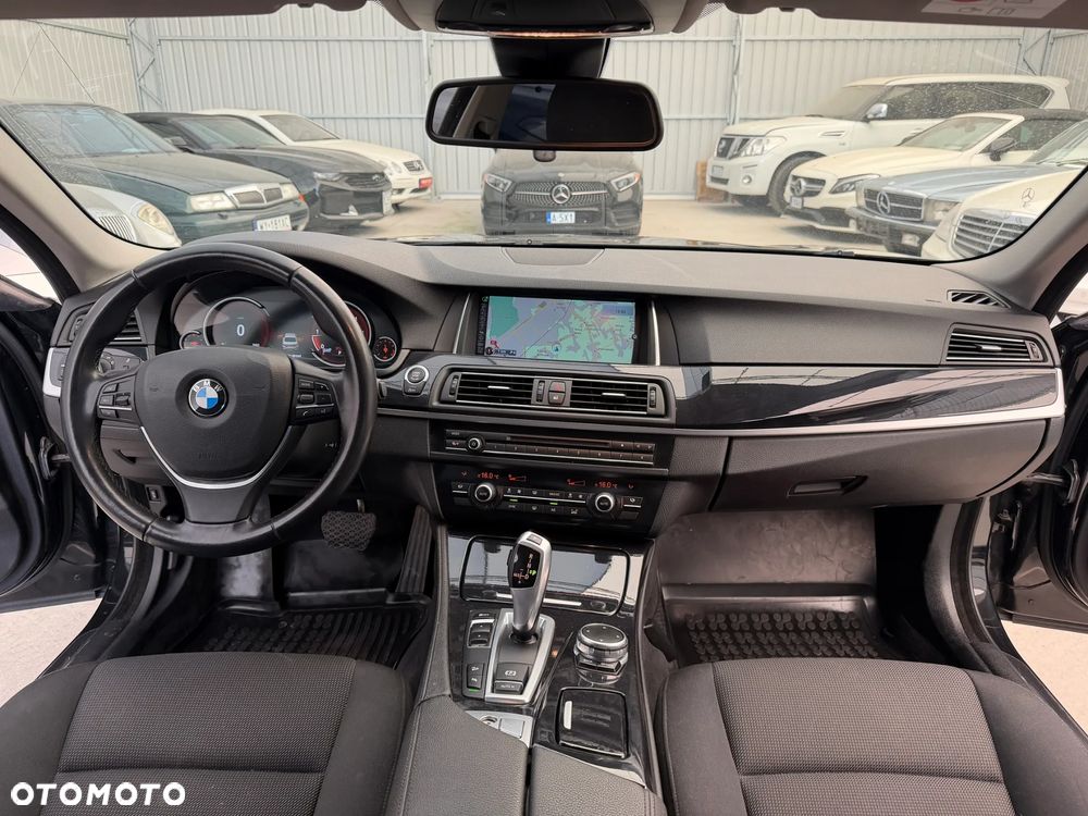 BMW Seria 5 525d xDrive - 7