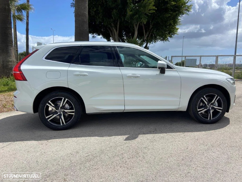 Volvo XC 60 2.0 D4 R-Design AWD Geartronic - 3
