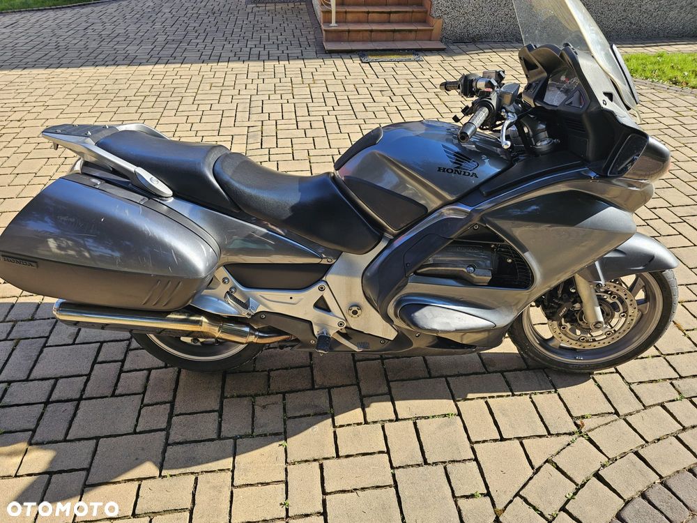Honda ST - 9