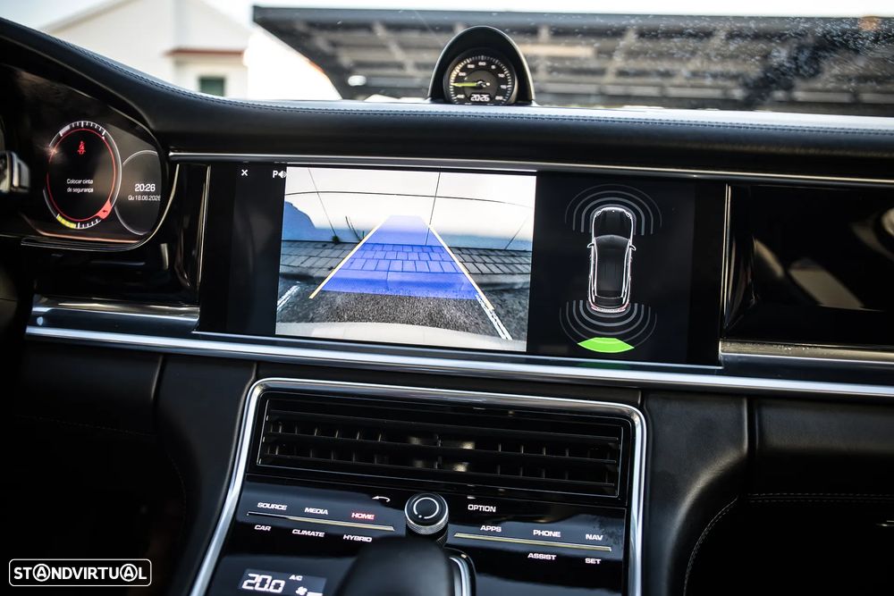 Porsche Panamera Sport Turismo 4 E-Hybrid Platinum Edition - 18