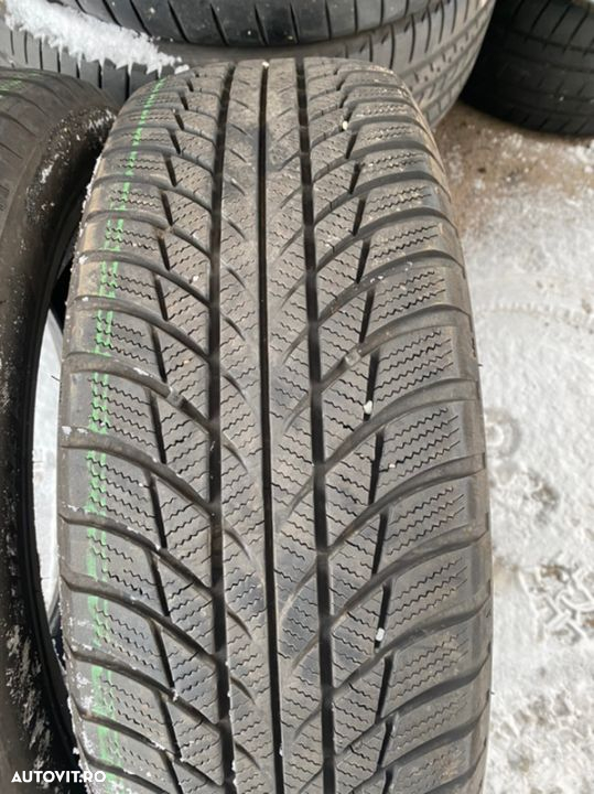 vand 2 anvelope 215/65/17 bridgestone de iarnă ca noi - 3
