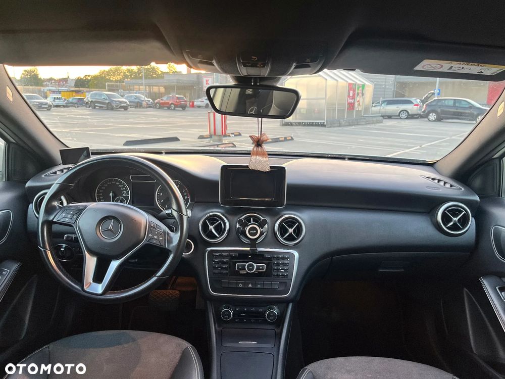 Mercedes-Benz Klasa A 180 7G-DCT Activity Edition - 9