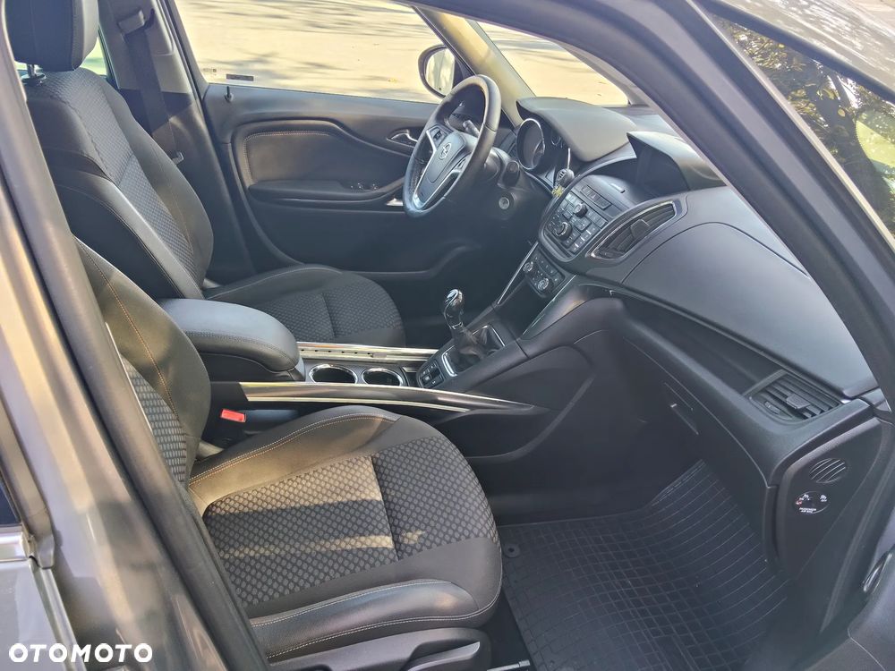 Opel Zafira - 12