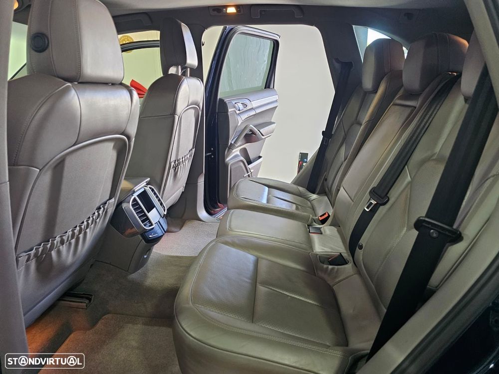 Porsche Cayenne Tiptronic - 14