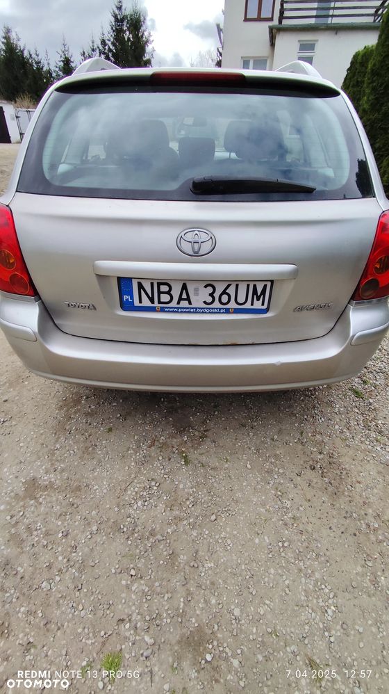 Toyota Avensis 2.2 D-CAT Team - 12