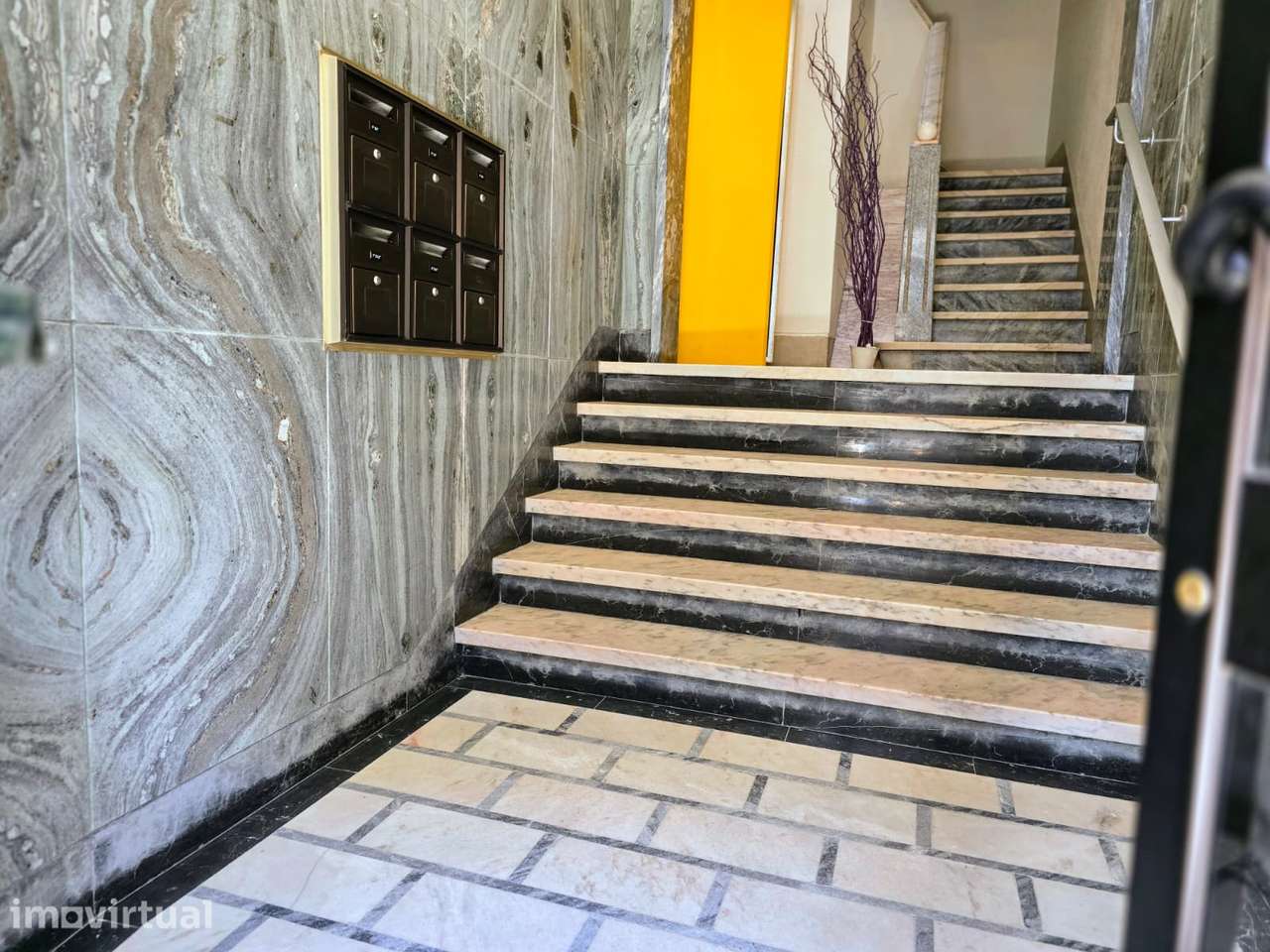 Apartamento T1 junto ao Largo da Graça - Grande imagem: 3/20