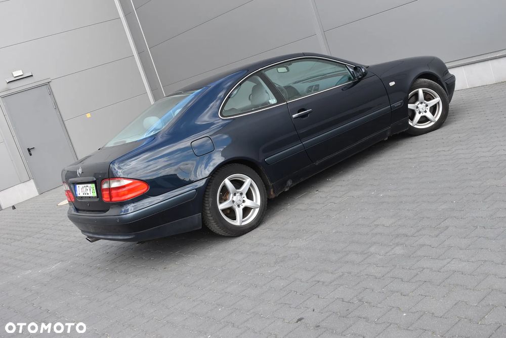 Mercedes-Benz CLK - 4