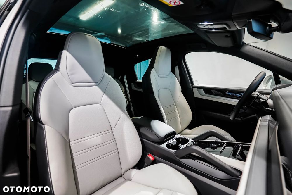 Porsche Cayenne S E-Hybrid PHEV Black Edition - 29