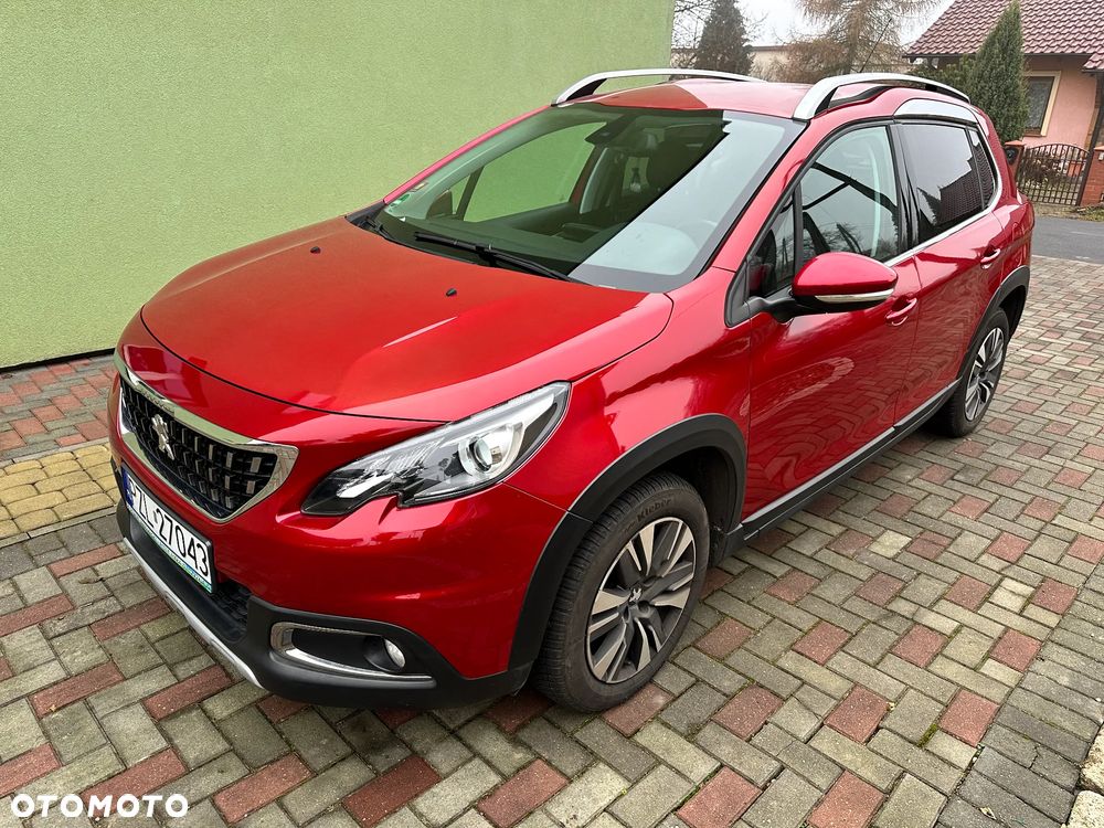 Peugeot 2008 1.2 Pure Tech GPF Allure S&S EAT6 - 1