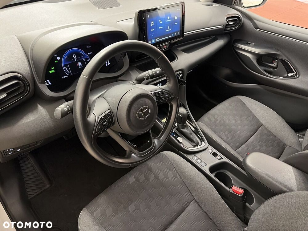 Toyota Yaris Hybrid 1.5 Style - 11