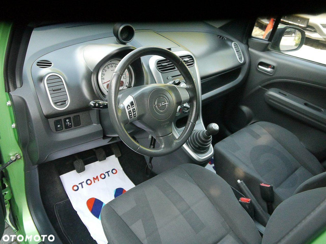 Opel Agila 1.0 - 23
