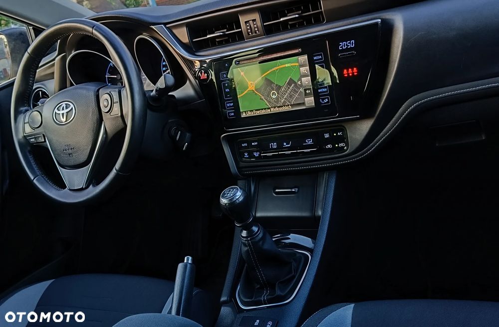 Toyota Auris 1.6 D-4D Executive - 21