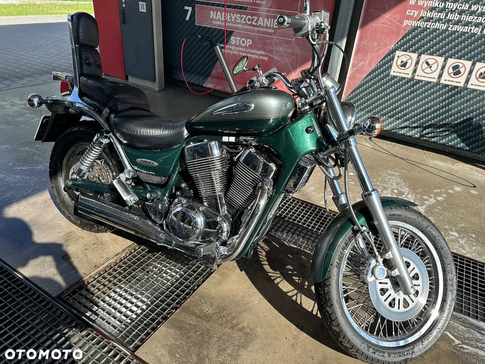 Suzuki Intruder - 1