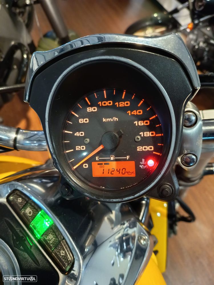 Suzuki Intruder 800 - 4