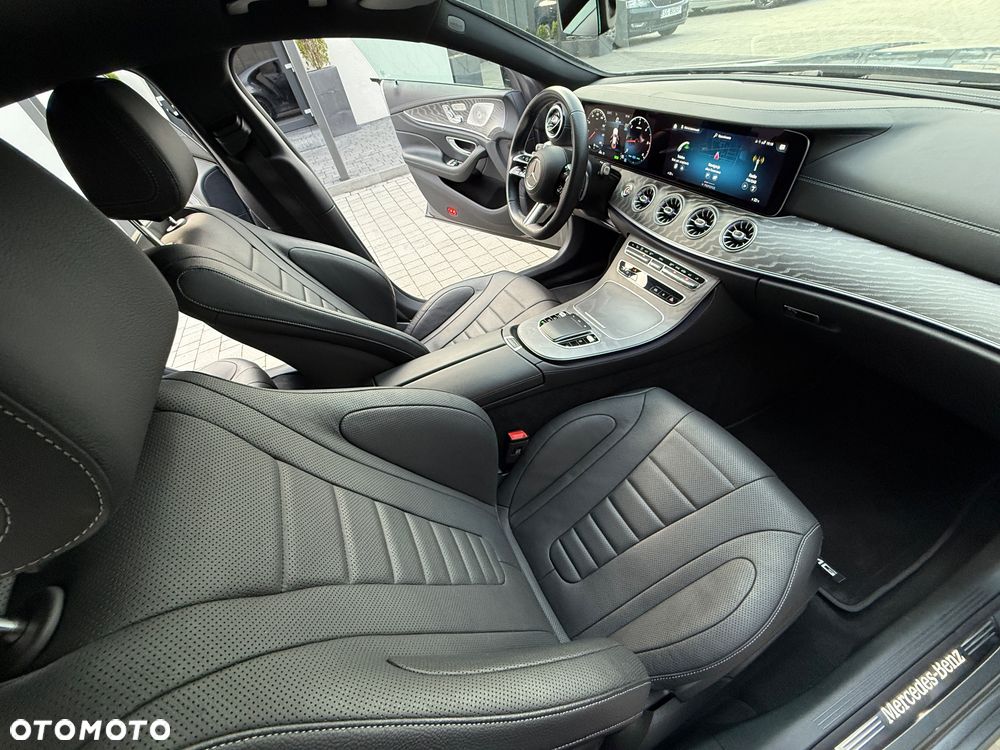 Mercedes-Benz CLS 300 d 4-Matic AMG - 11
