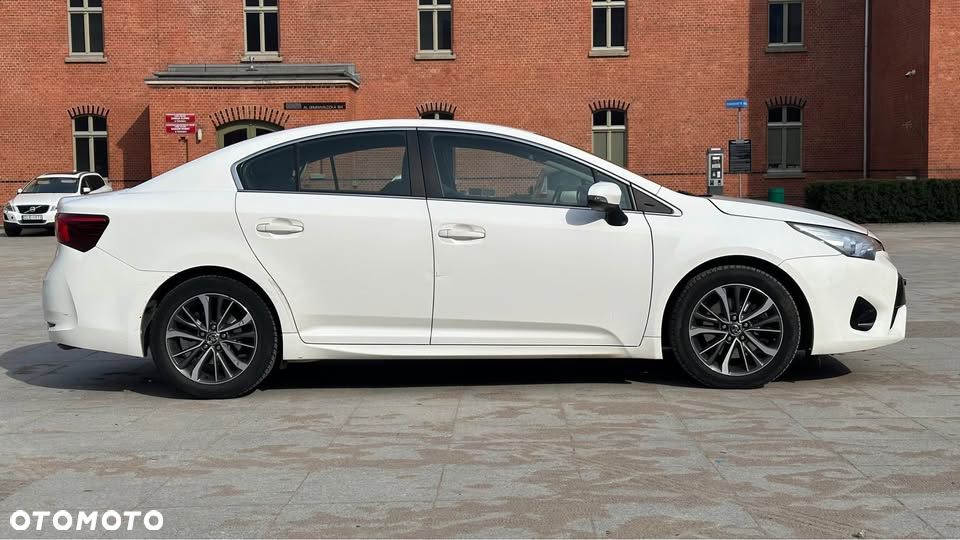 Toyota Avensis 2.0 D-4D Premium - 6