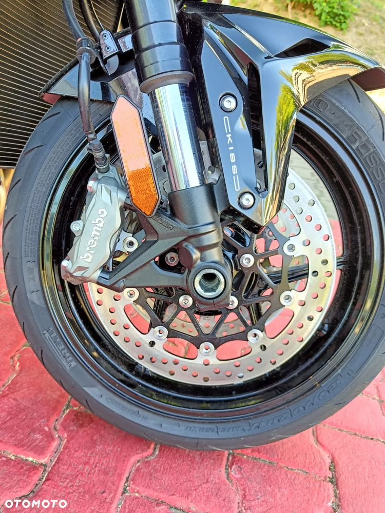 Kawasaki H2 - 20