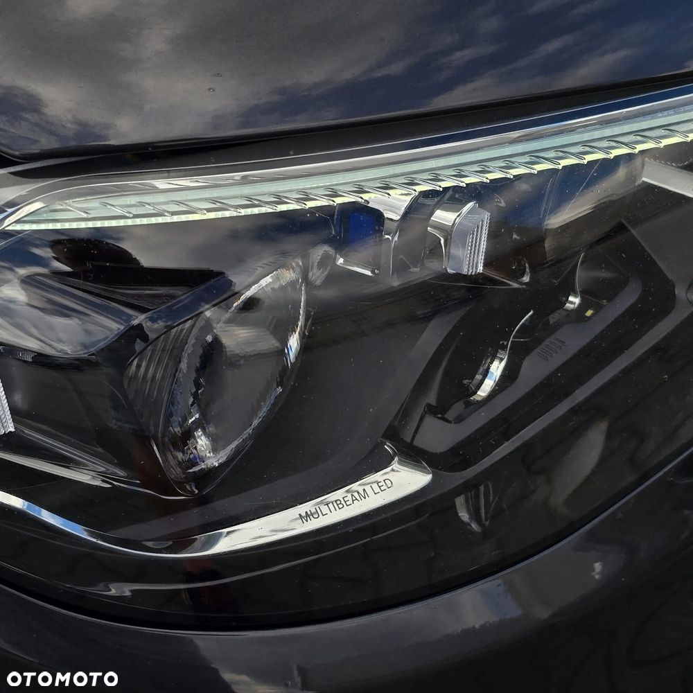 Mercedes-Benz Klasa E 220 d T 9G-TRONIC AMG Line - 4