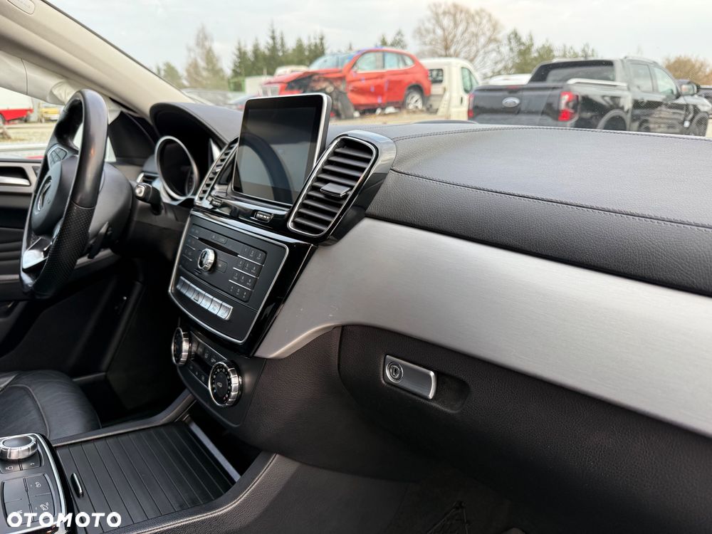 Mercedes-Benz GLE 350 d 4Matic 9G-TRONIC AMG Line - 13