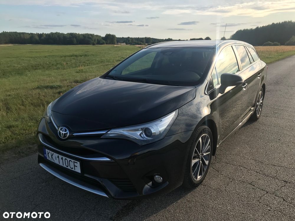 Toyota Avensis - 1