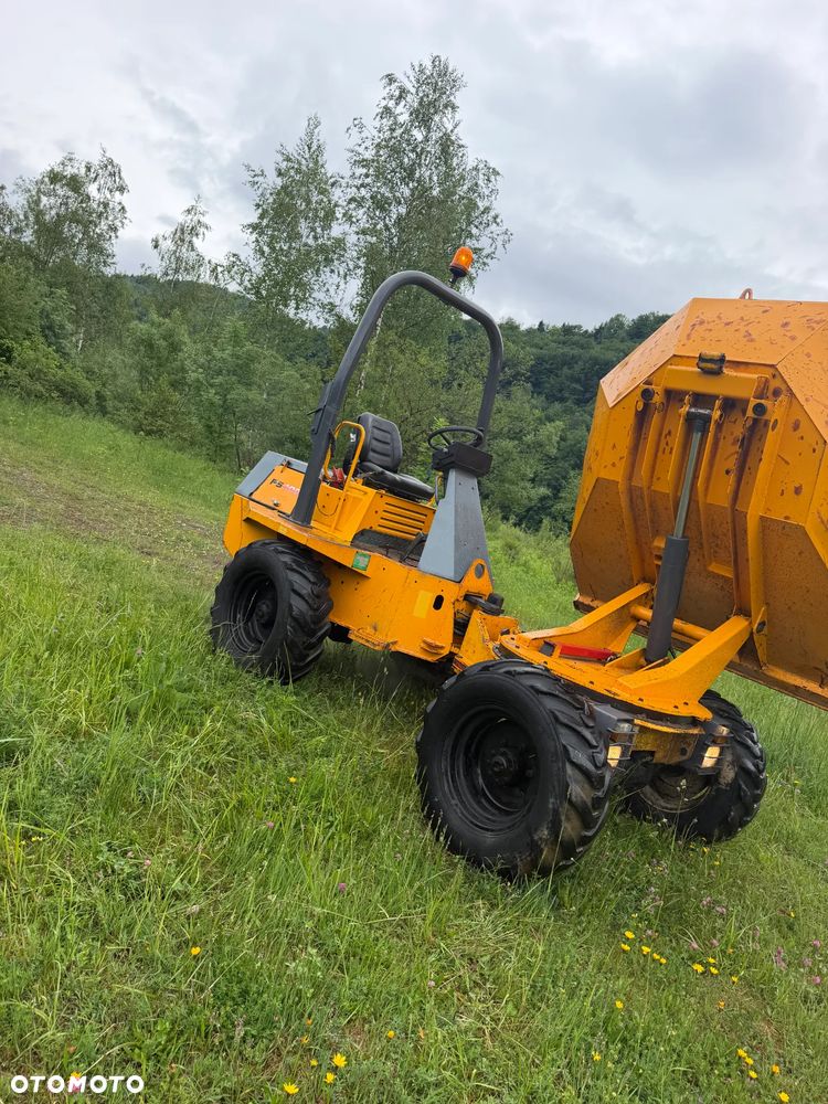Terex 4t Benford Wozidło Budowlano-Rolnicze 4 tony ładowność. Obrotowa Koleba. 4x4 napęd. Potężna Moc silnika i Hydrauliki. Najlepszy silnik Yanmar. Maszyna Kupiona z Norweskiego Gospodarstwa Rolniczego typu Kurniki. Maszyna Zadbana! Odpala na dotyk. Skrzynia Automatyczna REWERS+Szybka wolna jazda. Pełny Oryginał. Serwisowane w Dekra Norweska! Hamulce brzytwa. Maszyna Woziła lekkie ładunki. Maszyna nie była katowana! Wielka Okazja. Wszystko w pełnym Oryginale. Niski przebieg 1898mtg - 3